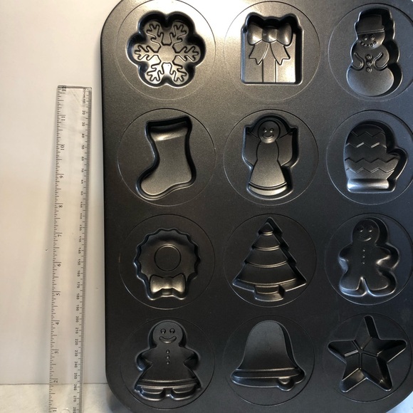 Wilton Cookie Pan Mold Christmas 12 Design Tree Santa Gingerbread Stocking Star - Picture 7 of 9